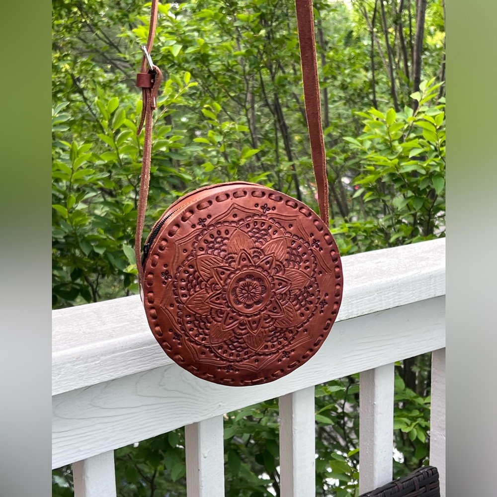 Elegant Brown Leather Shoulder Bag